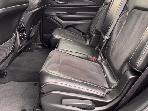 Used 2024 Jeep Grand Cherokee L Laredo AWD/4WD image 11
