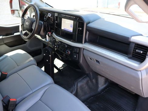 Used 2023 Ford F550 4x4 Regular Cab Super Duty image 36