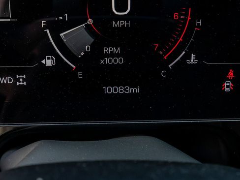Used 2026 GMC Yukon Denali w/ Sun & Power Step Package AWD/4WD image 14