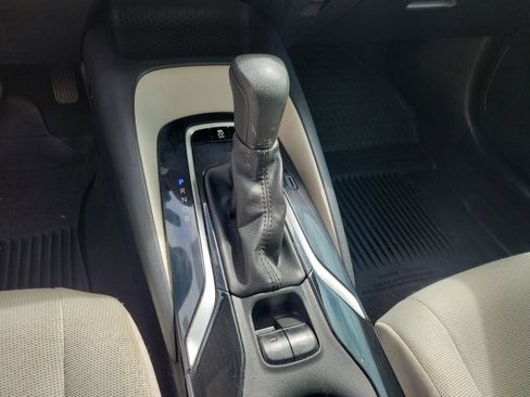 Used 2022 Toyota Corolla LE FWD image 19