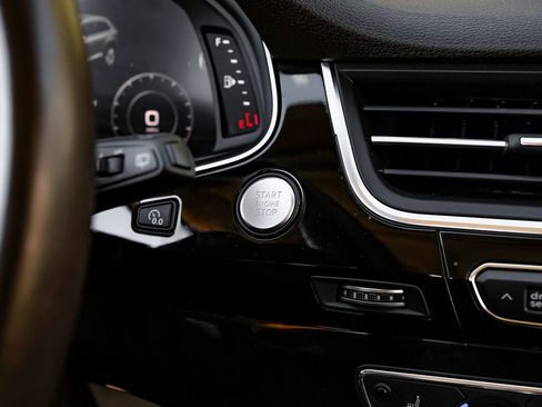 Used 2018 Audi Q7 3.0T Prestige image 24