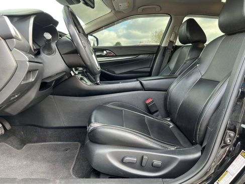 Used 2021 Nissan Maxima 3.5 SV w/ Floor Mat Group FWD image 3