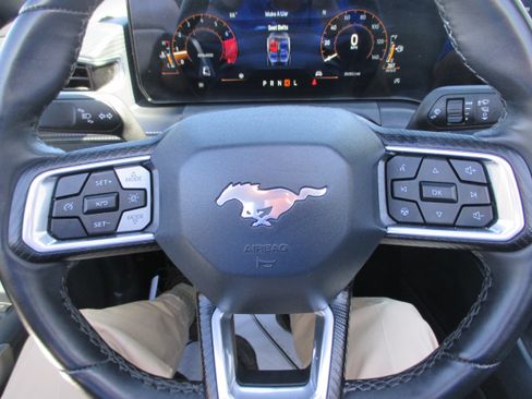 Used 2025 Ford Mustang Premium RWD image 21