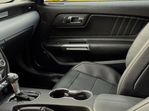 Used 2015 Ford Mustang Premium image 23