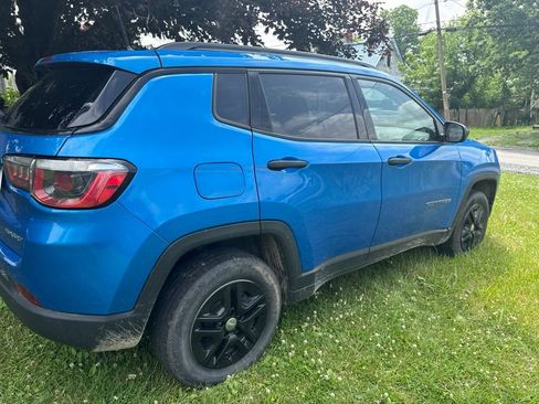 Used 2018 Jeep Compass Sport w/ Cold Weather Group AWD/4WD image 3