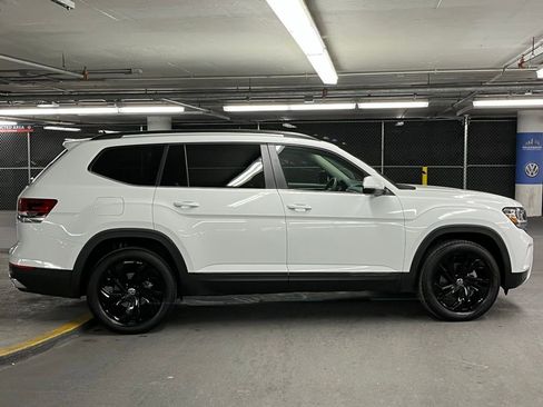 Certified 2023 Volkswagen Atlas SE w/ Black Wheel Package image 39