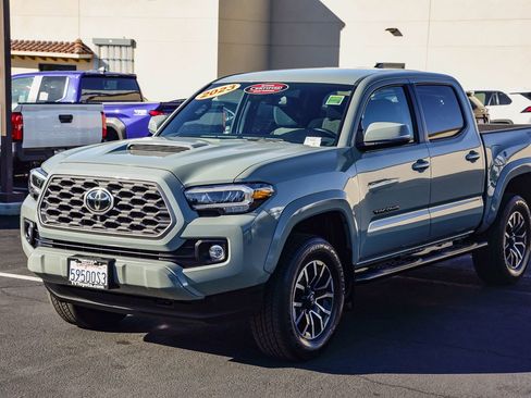 Certified 2023 Toyota Tacoma TRD Sport image 3