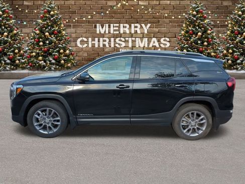 Used 2022 GMC Terrain SLT w/ LPO, Floor Liner Package image 2