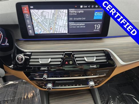 Used 2023 BMW 540i w/ Premium Package image 24
