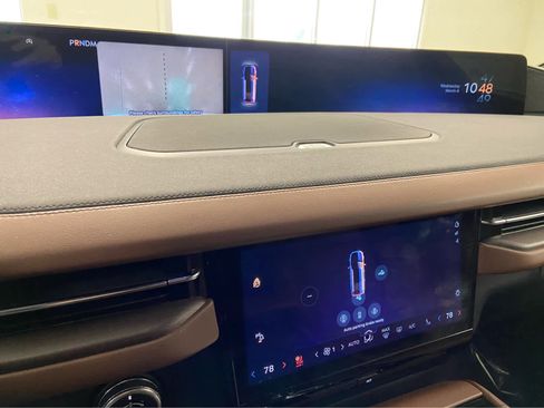 Used 2025 Lincoln Navigator L Reserve image 38