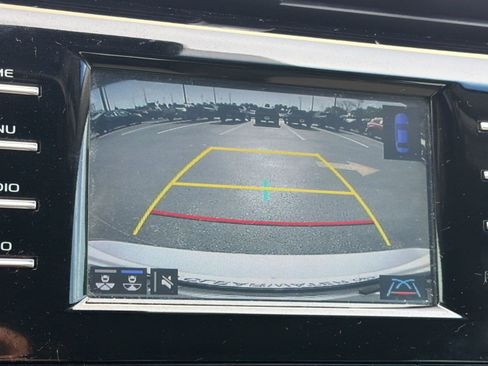 Used 2018 Toyota Camry XLE FWD image 22