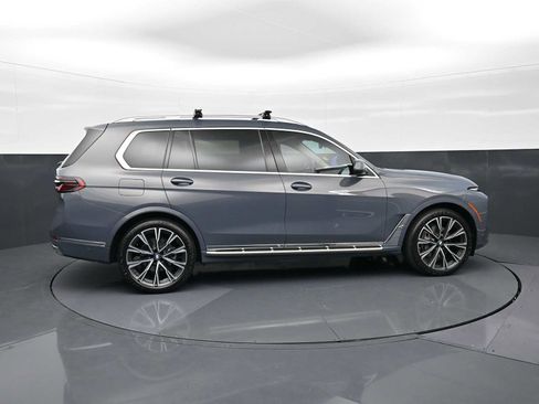 Used 2023 BMW X7 xDrive40i w/ Executive Package AWD/4WD image 4