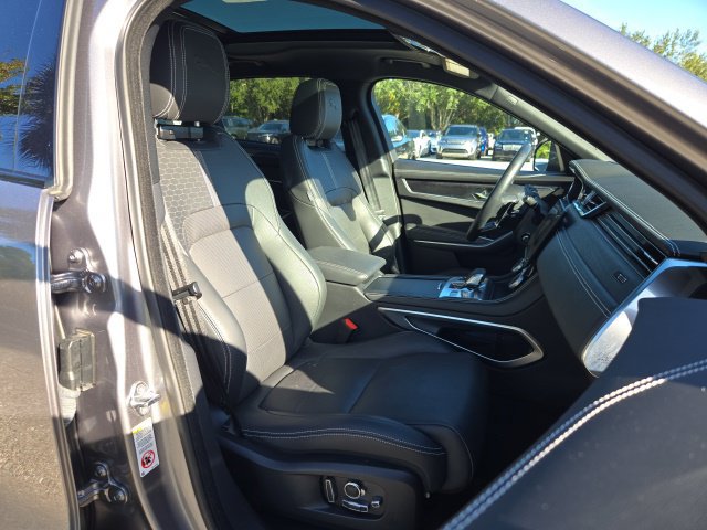 Used 2026 Jaguar F-PACE R-Dynamic S AWD/4WD image 11