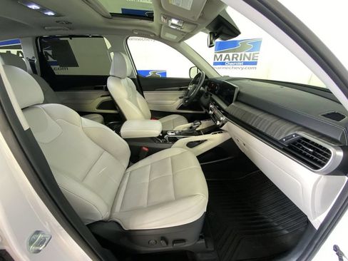 Used 2024 Kia Telluride EX w/ EX Captain's Chair Package FWD image 34