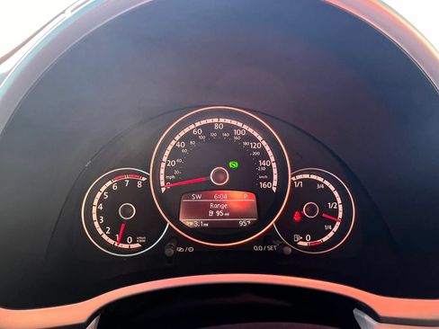 Used 2013 Volkswagen Beetle 2.5 FWD image 20