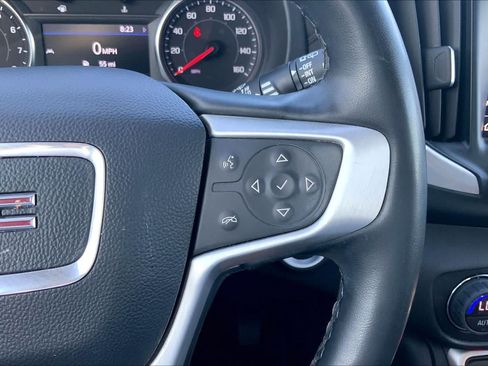 Used 2024 GMC Terrain SLT AWD/4WD image 24