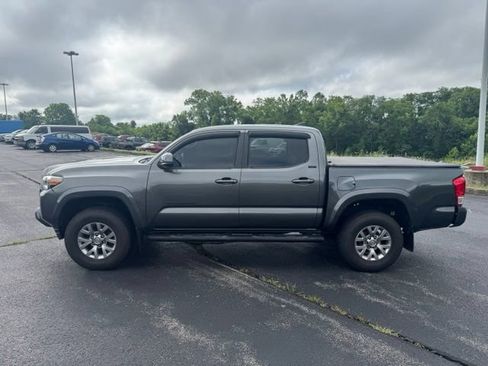 Used 2017 Toyota Tacoma SR5 w/ Tow Package AWD/4WD image 6