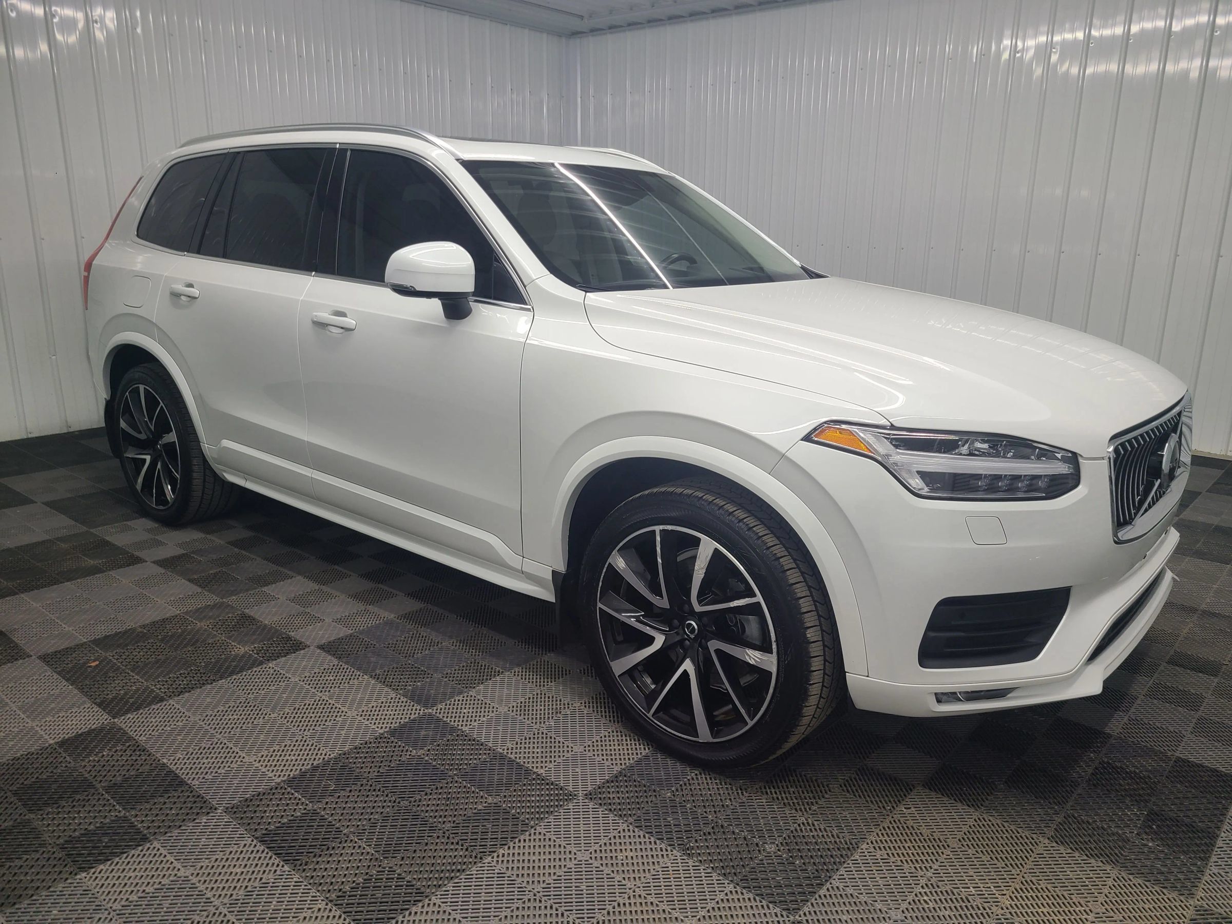 Used 2020 Volvo XC90 T6 Momentum AWD/4WD image 12