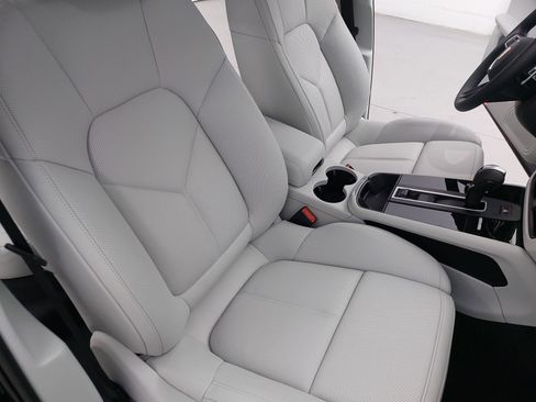 New 2026 Porsche Macan S image 12