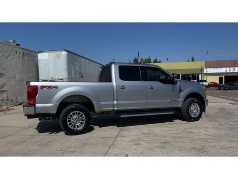 Used 2020 Ford F250 XLT w/ XLT Premium Package image 3