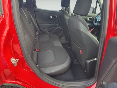 Used 2023 Jeep Renegade Trailhawk AWD/4WD image 12