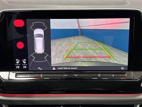 Used 2024 Volkswagen Atlas Peak Edition SEL image 11