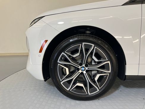 New 2026 BMW iX xDrive60 image 10