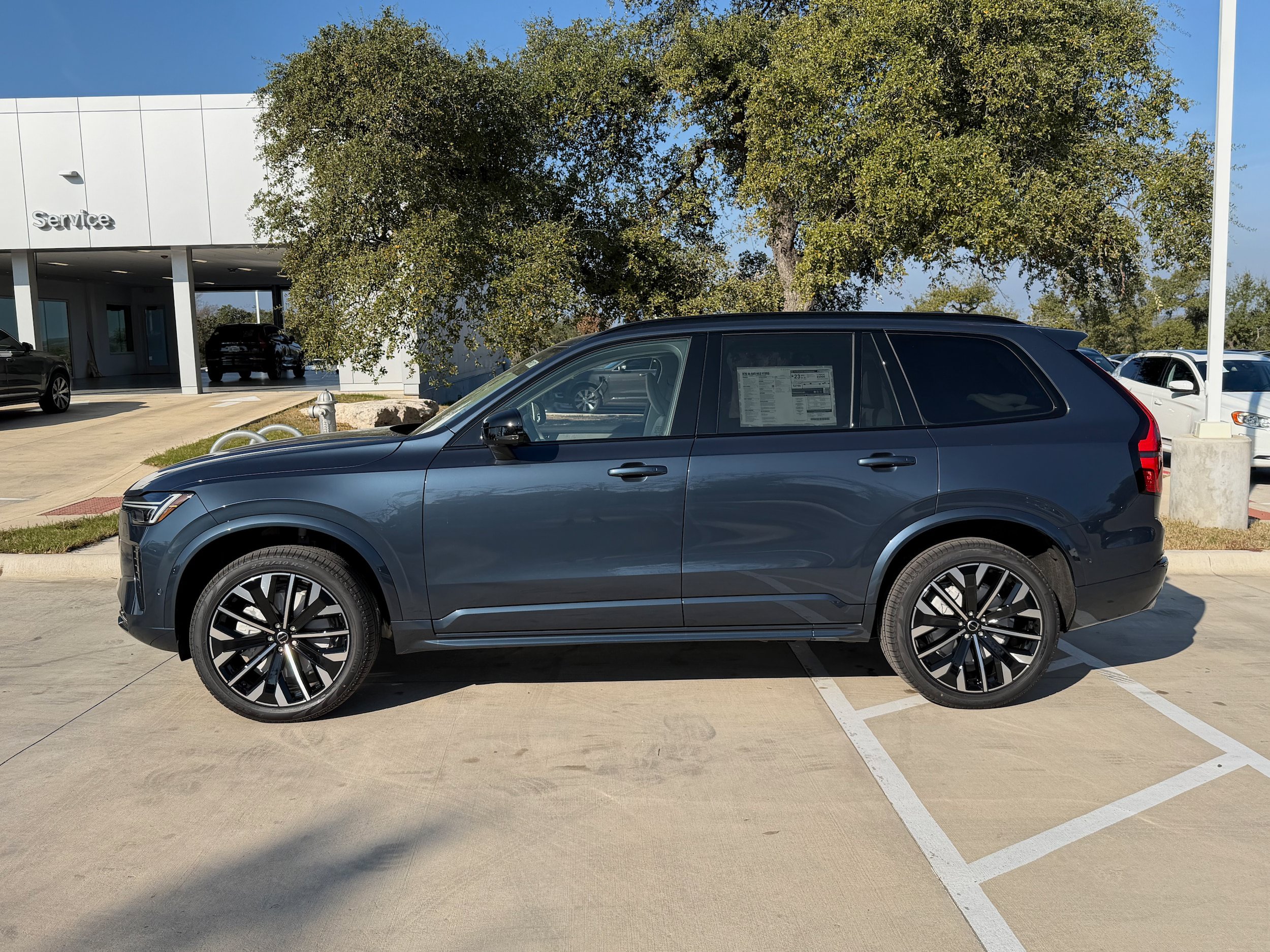 Used 2026 Volvo XC90 B6 Ultra w/ Lounge Package AWD/4WD image 3