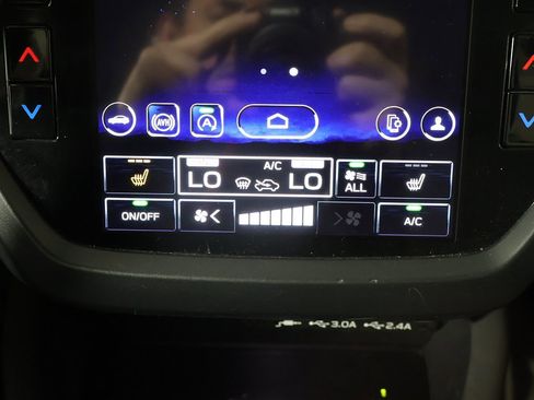 Used 2025 Subaru Forester Premium image 46