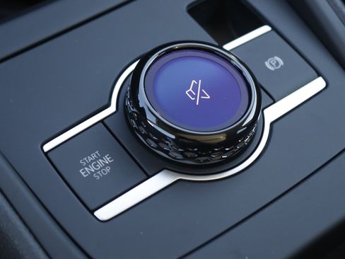 New 2025 Volkswagen Tiguan SE image 22