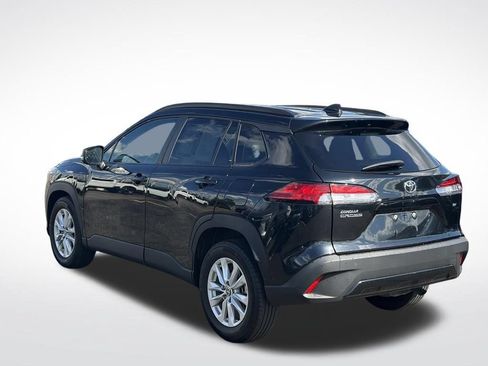 Used 2025 Toyota Corolla Cross LE FWD image 7