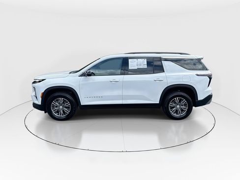 Used 2026 Chevrolet Traverse LT w/ Driver Confidence Package FWD image 5