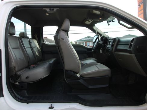 Used 2019 Ford F250 XL w/ STX Appearance Package AWD/4WD image 9