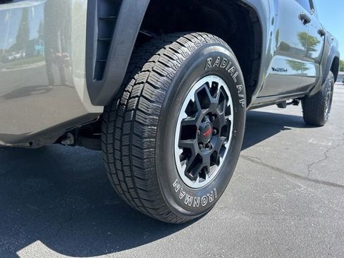 Used 2024 Toyota Tacoma TRD Off-Road AWD/4WD image 14