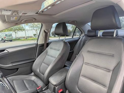 Used 2015 Volkswagen Jetta SE FWD image 18