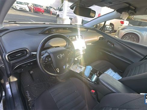 Certified 2019 Toyota Prius XLE image 4