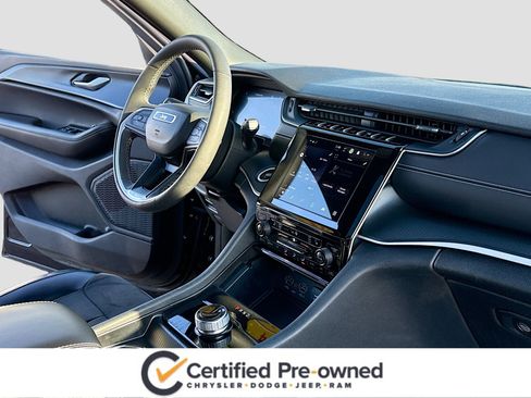 Used 2024 Jeep Grand Cherokee L Altitude image 5