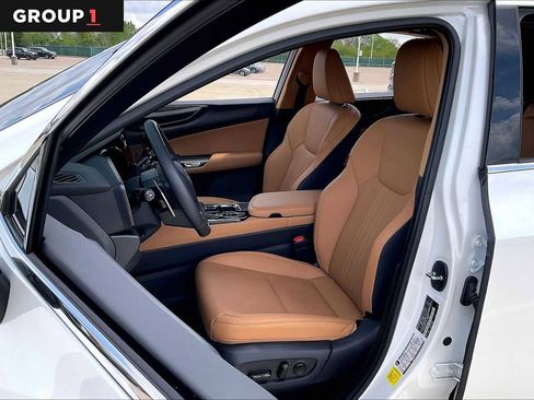 Certified 2025 Lexus NX 250 FWD w/ Accessory Package (2T) image 7