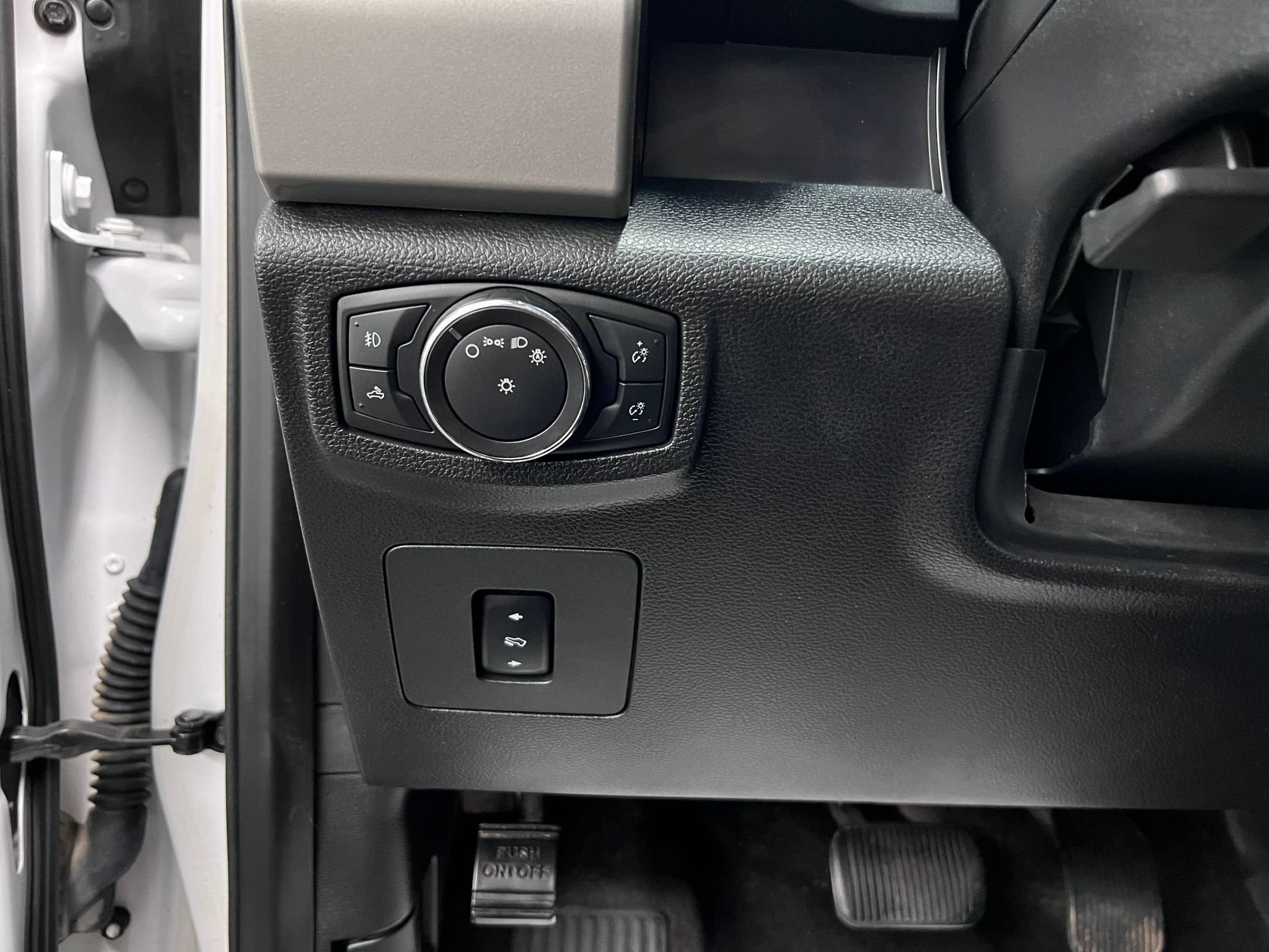 Used 2016 Ford F150 Lariat AWD/4WD image 27