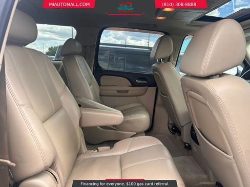 Used 2008 Chevrolet Suburban LTZ w/ LTZ Preferred Equipment Group AWD/4WD image 21