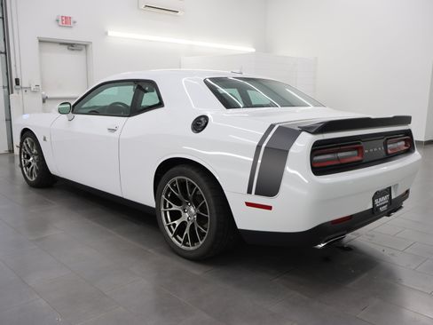 Used 2016 Dodge Challenger R/T Scat Pack RWD image 6