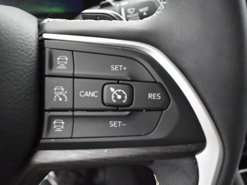 Used 2023 Jeep Grand Cherokee 4WD 4xe image 7