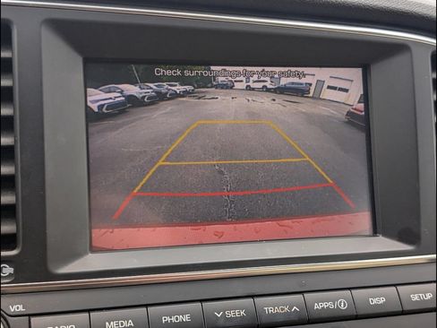 Used 2017 Hyundai Elantra SE FWD image 17