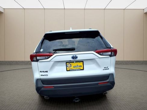 Used 2022 Toyota RAV4 XLE AWD/4WD image 7