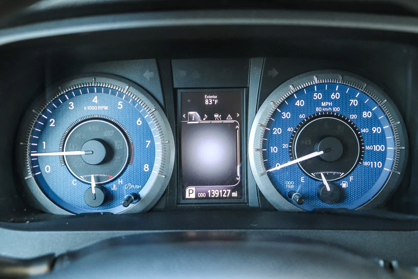 Used 2018 Toyota Sienna LE w/ Carpet Mat Package FWD image 25
