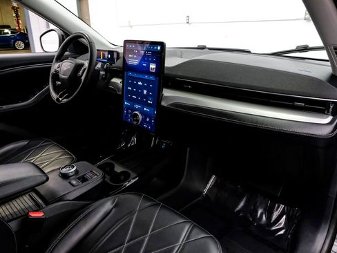 Used 2023 Ford Mustang Mach-E Select image 19