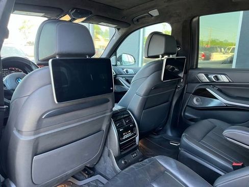 Used 2020 BMW X7 M50i w/ Dynamic Handling Package AWD/4WD image 15