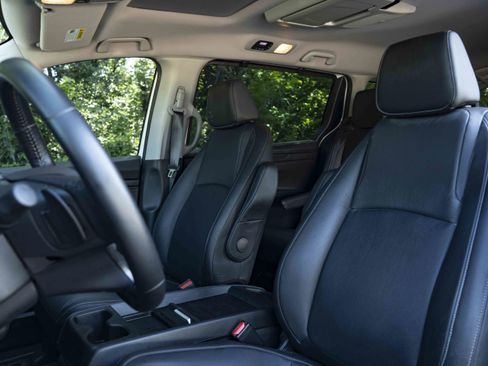Used 2024 Honda Odyssey Touring image 17
