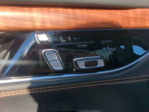 New 2024 Jeep Grand Wagoneer Series III image 32