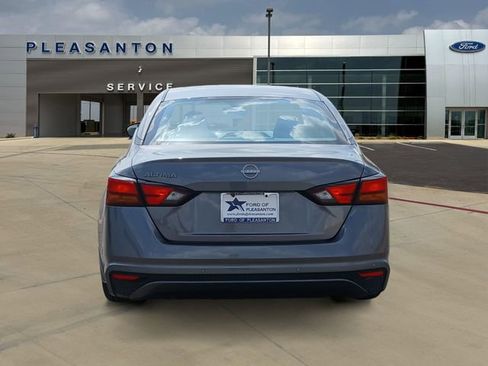 Used 2024 Nissan Altima 2.5 S FWD image 4